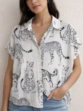 Jane + Delancey Black & White Short Sleeve Printed Button Top Leopard Tiger NWT